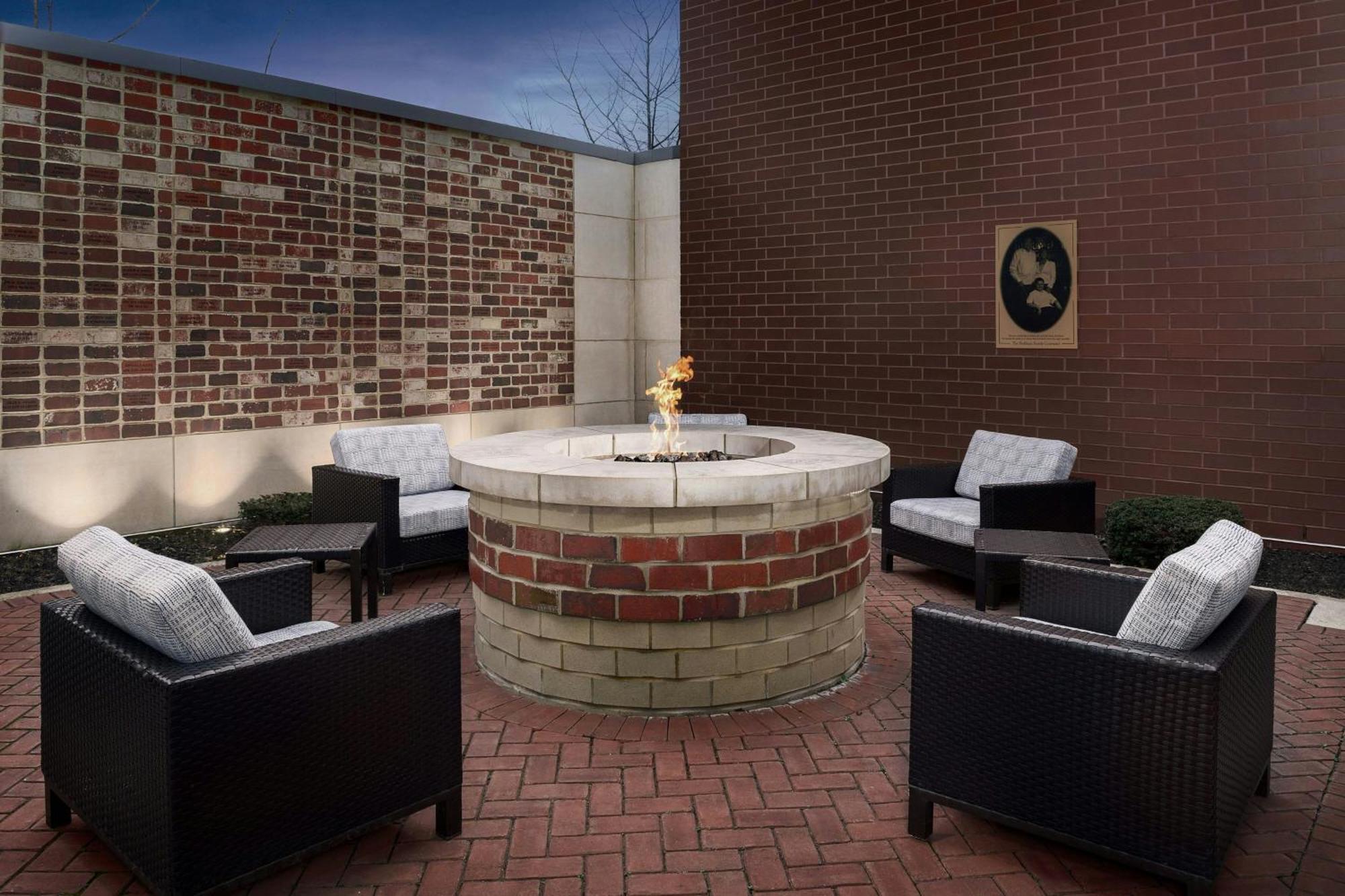 Hotel Courtyard By Marriott Muncie At Horizon Convention Center Exterior foto