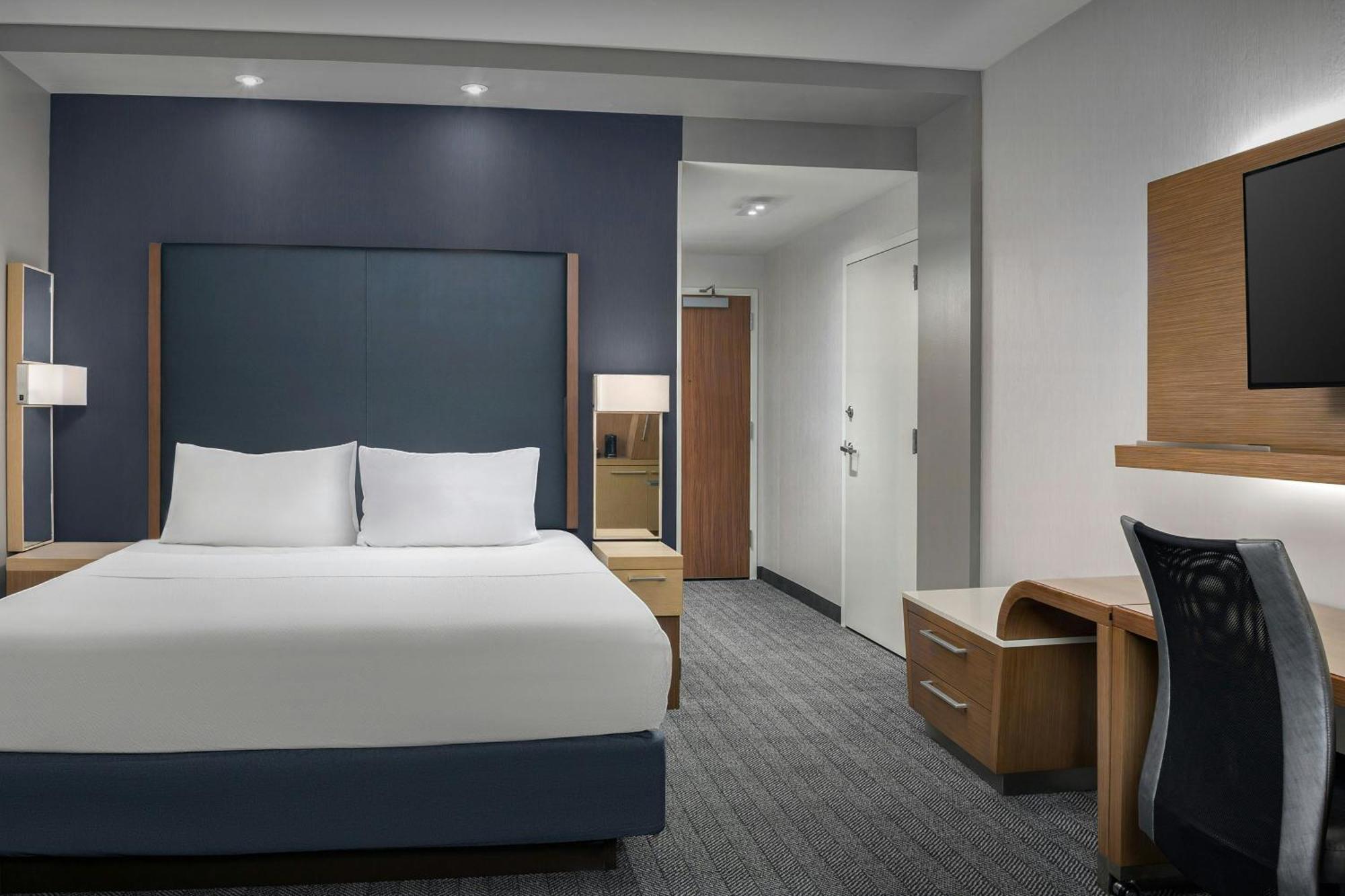 Hotel Courtyard By Marriott Muncie At Horizon Convention Center Exterior foto