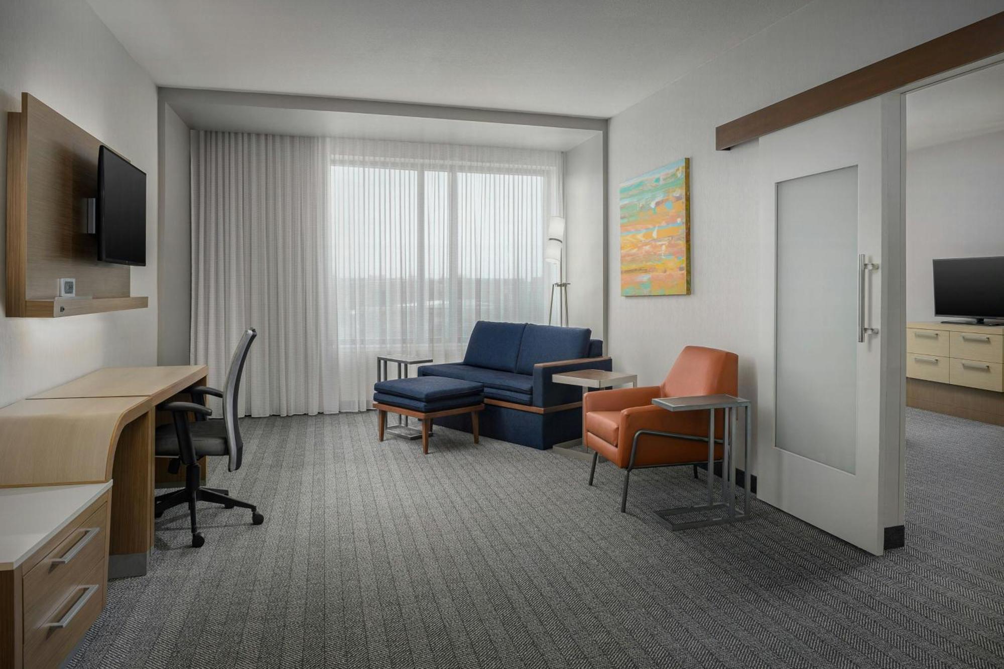 Hotel Courtyard By Marriott Muncie At Horizon Convention Center Exterior foto