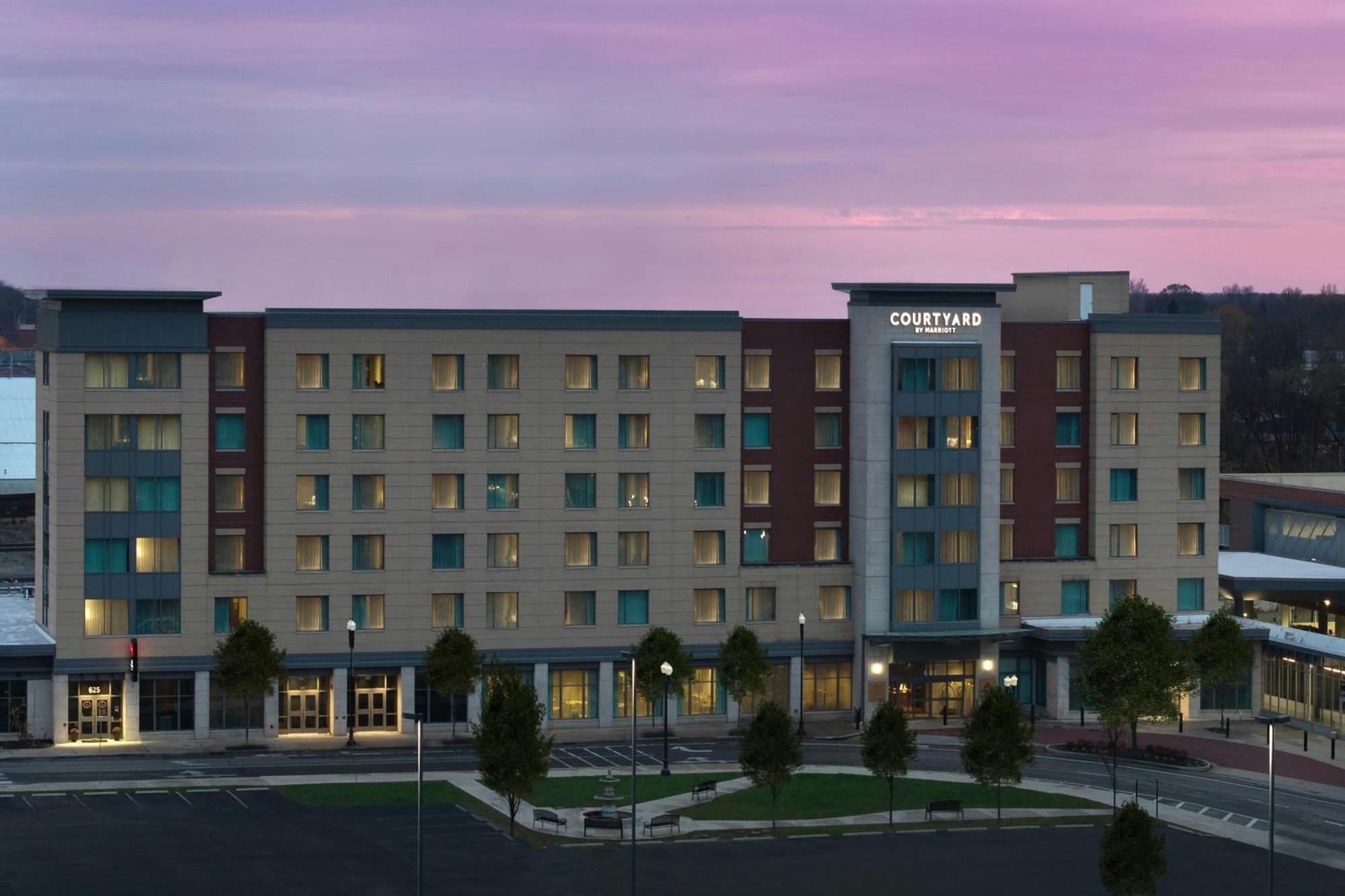 Hotel Courtyard By Marriott Muncie At Horizon Convention Center Exterior foto