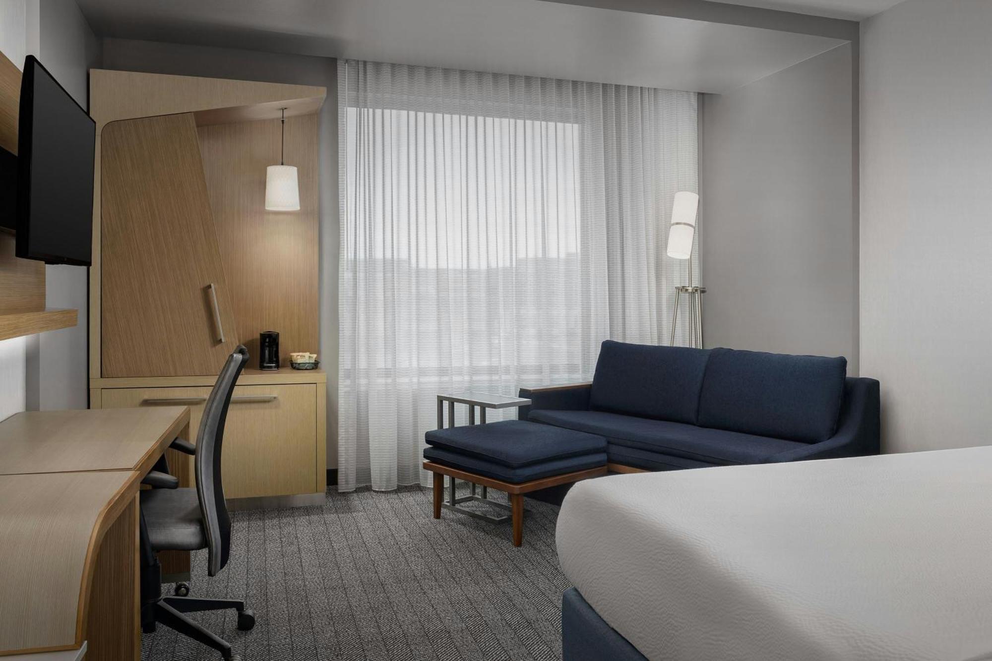 Hotel Courtyard By Marriott Muncie At Horizon Convention Center Exterior foto