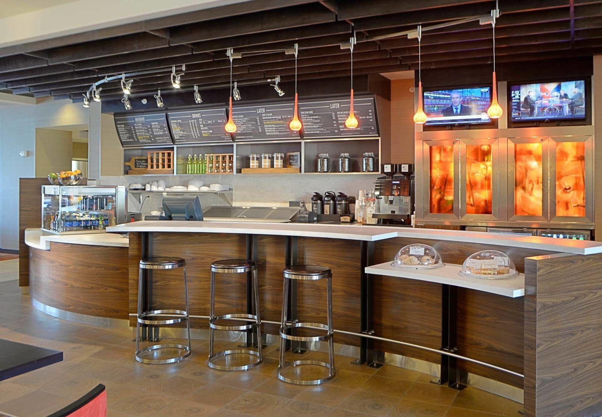 Hotel Courtyard By Marriott Muncie At Horizon Convention Center Exterior foto